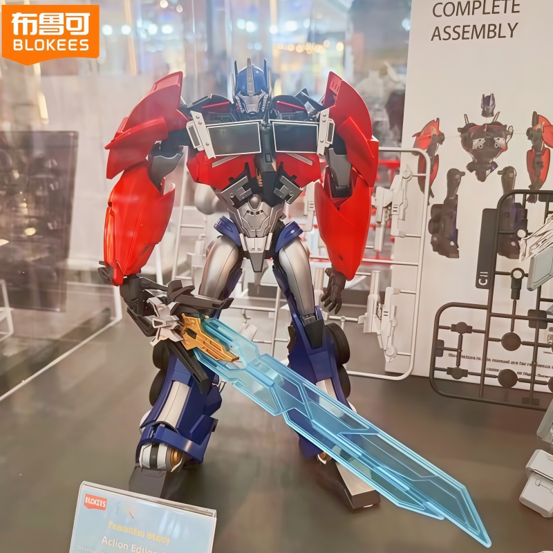 Blokees Transformers Optimus P - огляд і ціна Model Kit Transformers