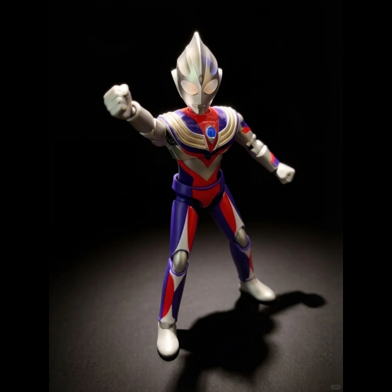 BLOKEES Ultraman Shining Versi - огляд і ціна Model Kit Transformers
